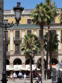Plaça Reial: The Beating Heart of Barcelona’s Social Scene