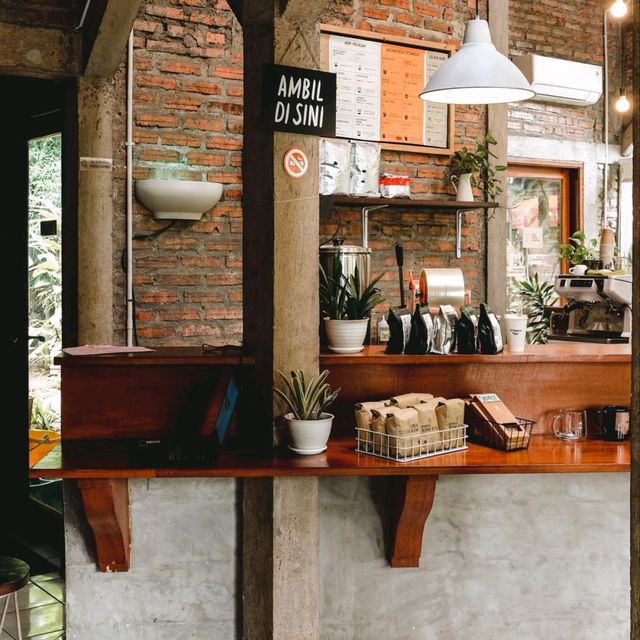 Tuku Coffee Shop.