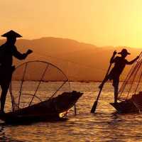 The leg rowers of Inle Lake