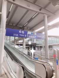 뒤셀도르프 공항 역에서 내리면