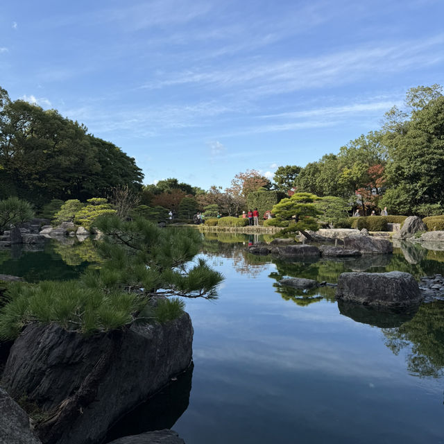 A Perfect Day in Fukuoka: Art, Gardens, Castle Views & Ramen Hits 