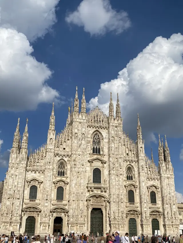 Milan Duomo｜Peace Arch & Galleria Vittorio Emanuele II: A Must-Visit Romantic Square Tour in Italy