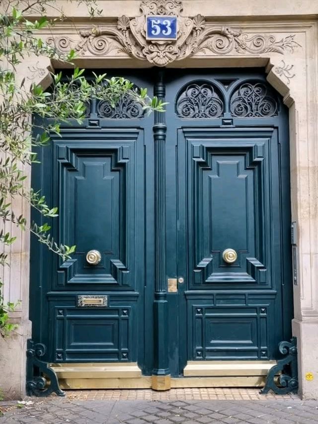 Cozy yet spooky in Paris 💫 Cozy yet spooky in Paris 💫