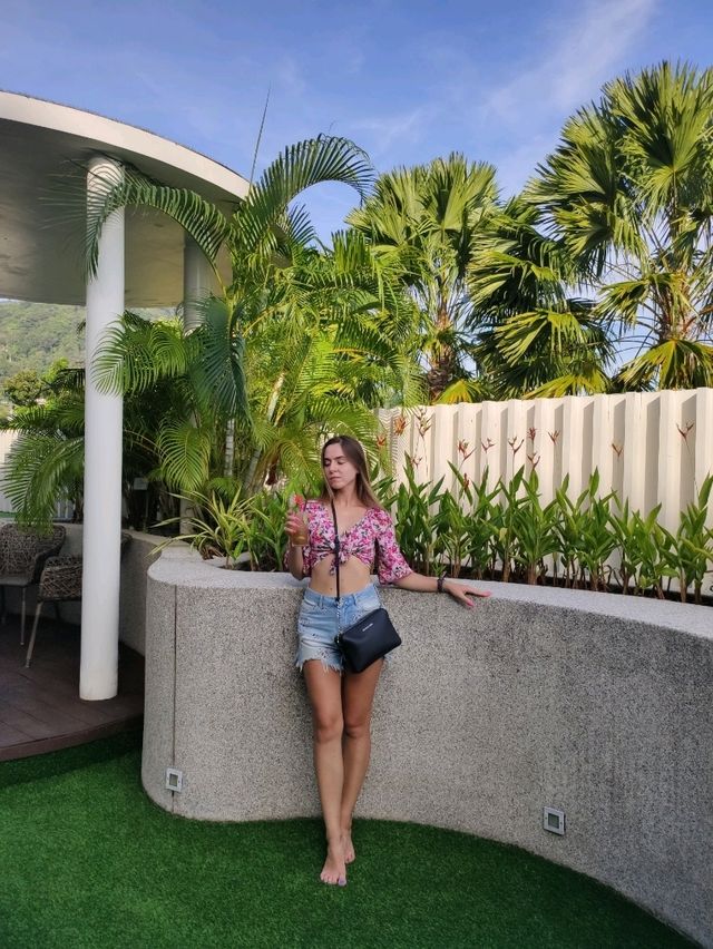 [Пхукет] Спокойный отель в шумном Патонге Ramada by Wyndham Deevana