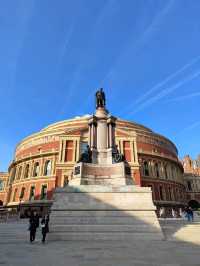 Royal Albert Hall: A Parabolic Crown of Culture