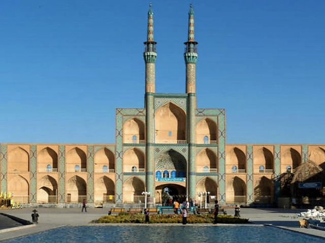 Amir Chakhmaq Complex – A Timeless Masterpiece of Yazd 🕌✨