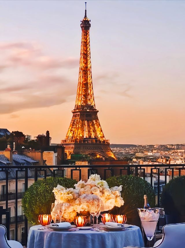 Luxury hotel in Paris where you can lie down and see the Eiffel Tower.