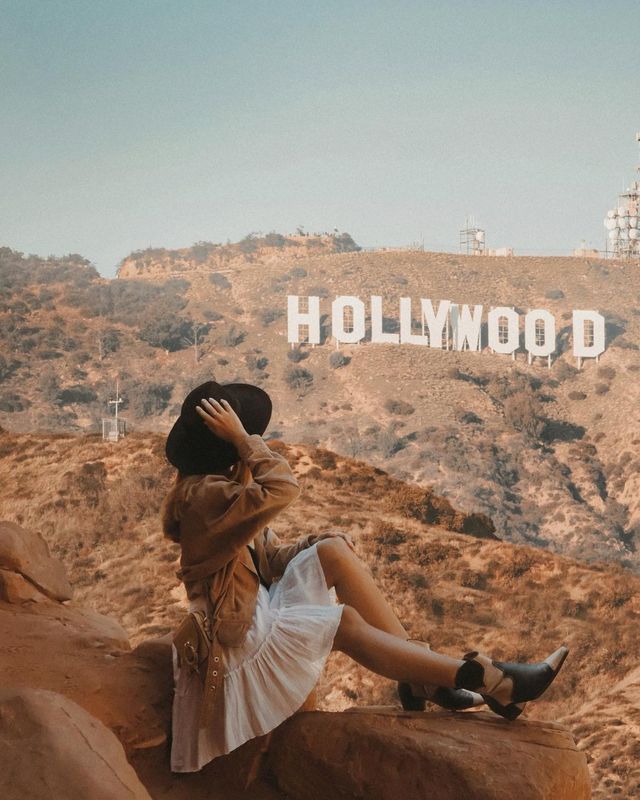 Hiking to the Hollywood Sign: A Dream Come True in the City of Dreams! 🏞️🌟