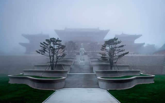 河北有座超酷寺廟，年輕人搶著去拜，木佛博物館