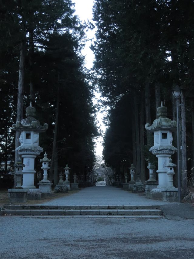 日本富士山河口湖最值得去的景點冨士御室淺間神社深入靜謐之地