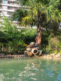 In Xiamen... my boyfriend frequents the hot springs five times a week 😭 Who understands?