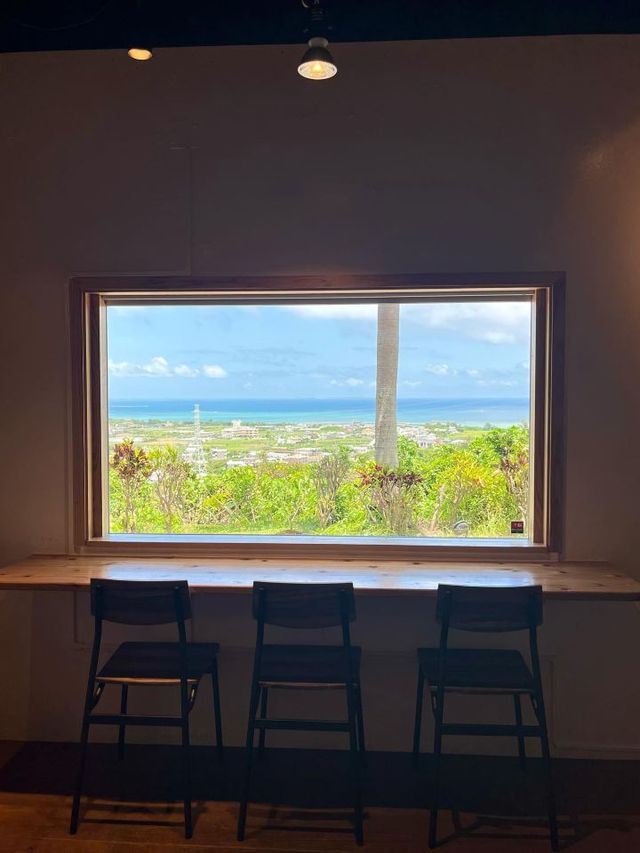 🦐🌺 Dive into Delightful Garlic Shrimp at COCO SHRIMP, Okinawa 🌴🏖️