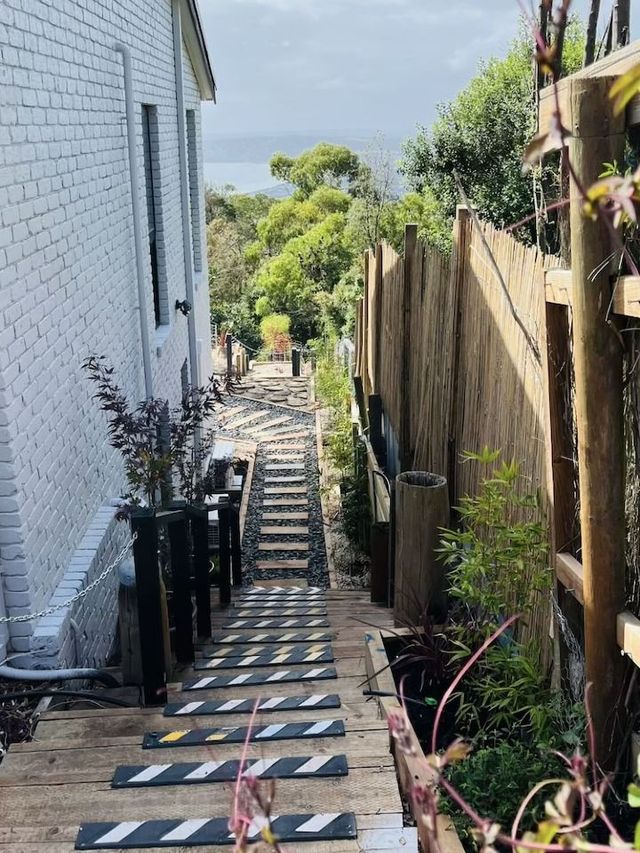 🌟 Arthurs Seat Retreat: Cozy Vibes & Scenic Views 🌄