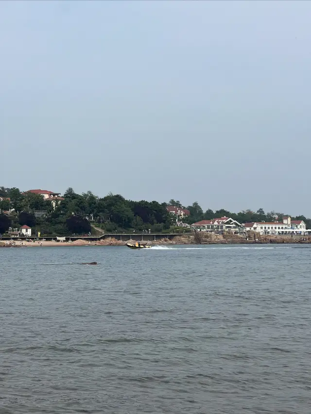 青島第二海水浴場，海邊的寶藏之地。