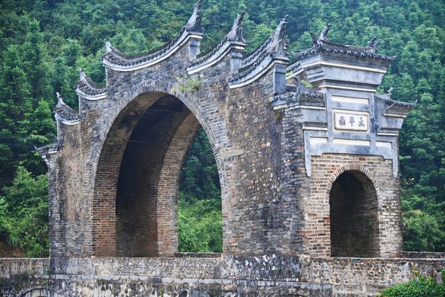 奇特大太平橋。