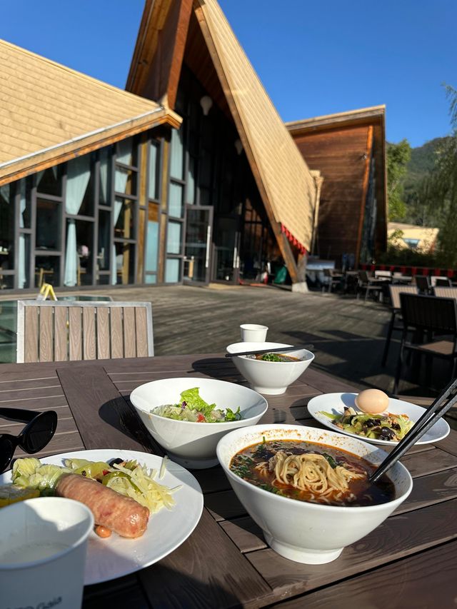 光霧山和谷•秋池酒店。