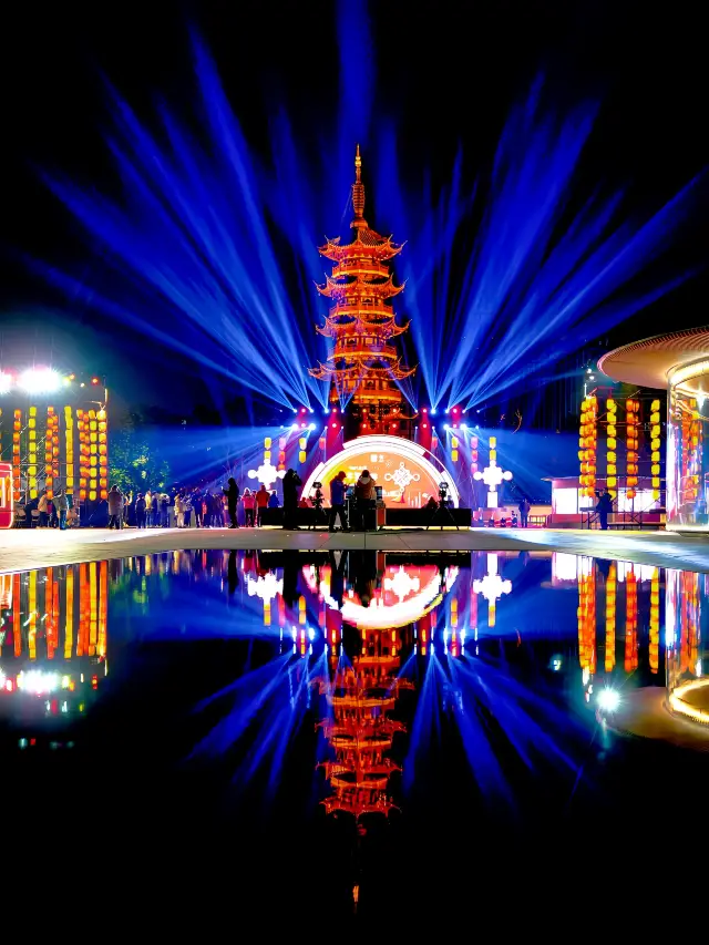 Shanghai New Year Countdown: Longhua Temple Light Show + Guide