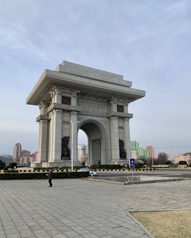 朝鮮平壤金日成廣場｜歷史與現代的交匯點