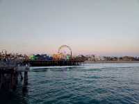 Santa Monica Beach: Sunset Vibes & Fun by the Water 🌅🎡