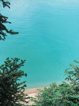 Heyuan Wanlv Lake – Dive into the 99% Transparent Emerald Lake
