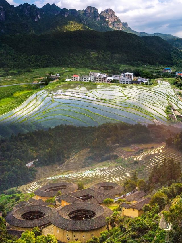 海之韻平潭藍眼淚點亮星辰大海霞浦灘塗繪就天然水墨長卷