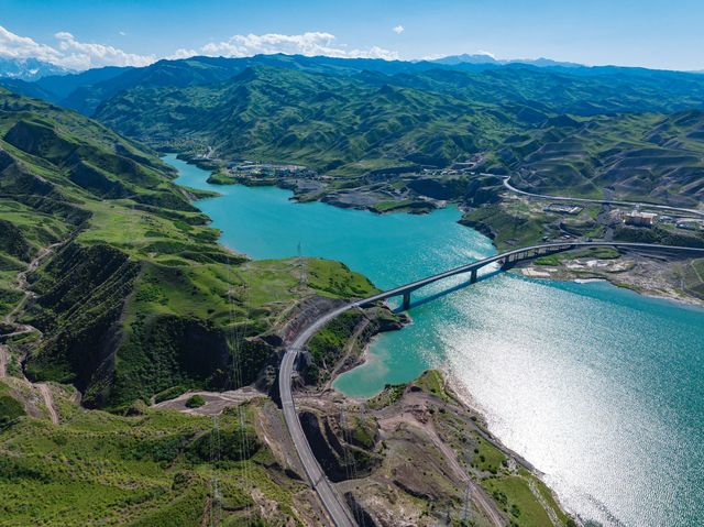 新疆昌吉呼圖壁縣山區嘅美景