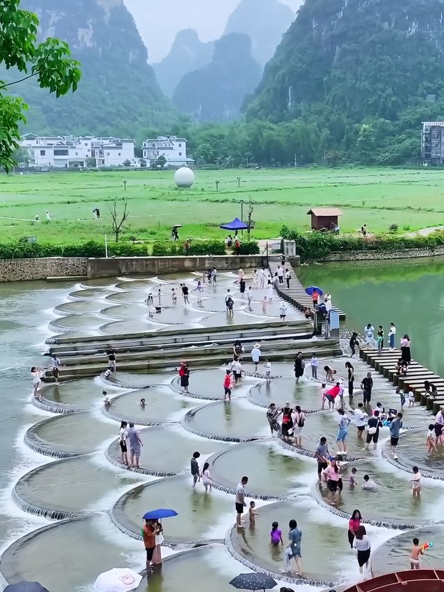 崇左明仕田園：山水畫卷裡的清涼水天堂