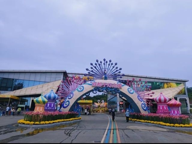 音樂百花谷：邂逅花海萌寵，共赴夜場夢幻之約