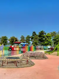 在上海12萬㎡的無動力樂園，79種遊樂設施