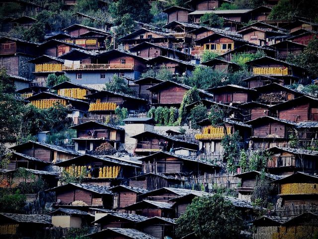 傈僳族古寨的千年密碼與秘境指南 傈僳族古寨的千年密碼與秘境指南