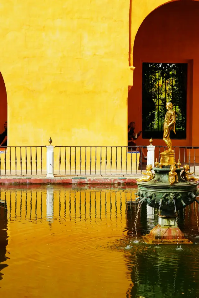 The palace walls reflect history, and the tiles hold charm: the legendary coexistence of civilizations at the "Royal Alcázar of Seville" 