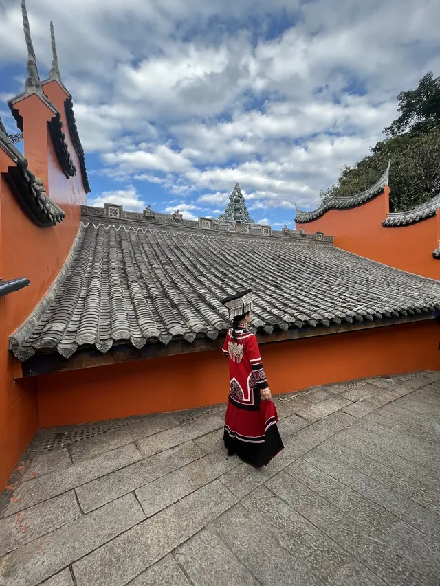 靈鷹寺：愛馬仕橙香味的寺廟，西昌最佳打卡點