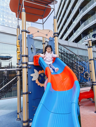 In Qingpu, you can enjoy a 4-star hotel stay with your child for free.