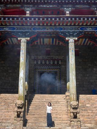 Explore the Shilong Palace and immerse yourself in the profound millennia-old epic of Gesar