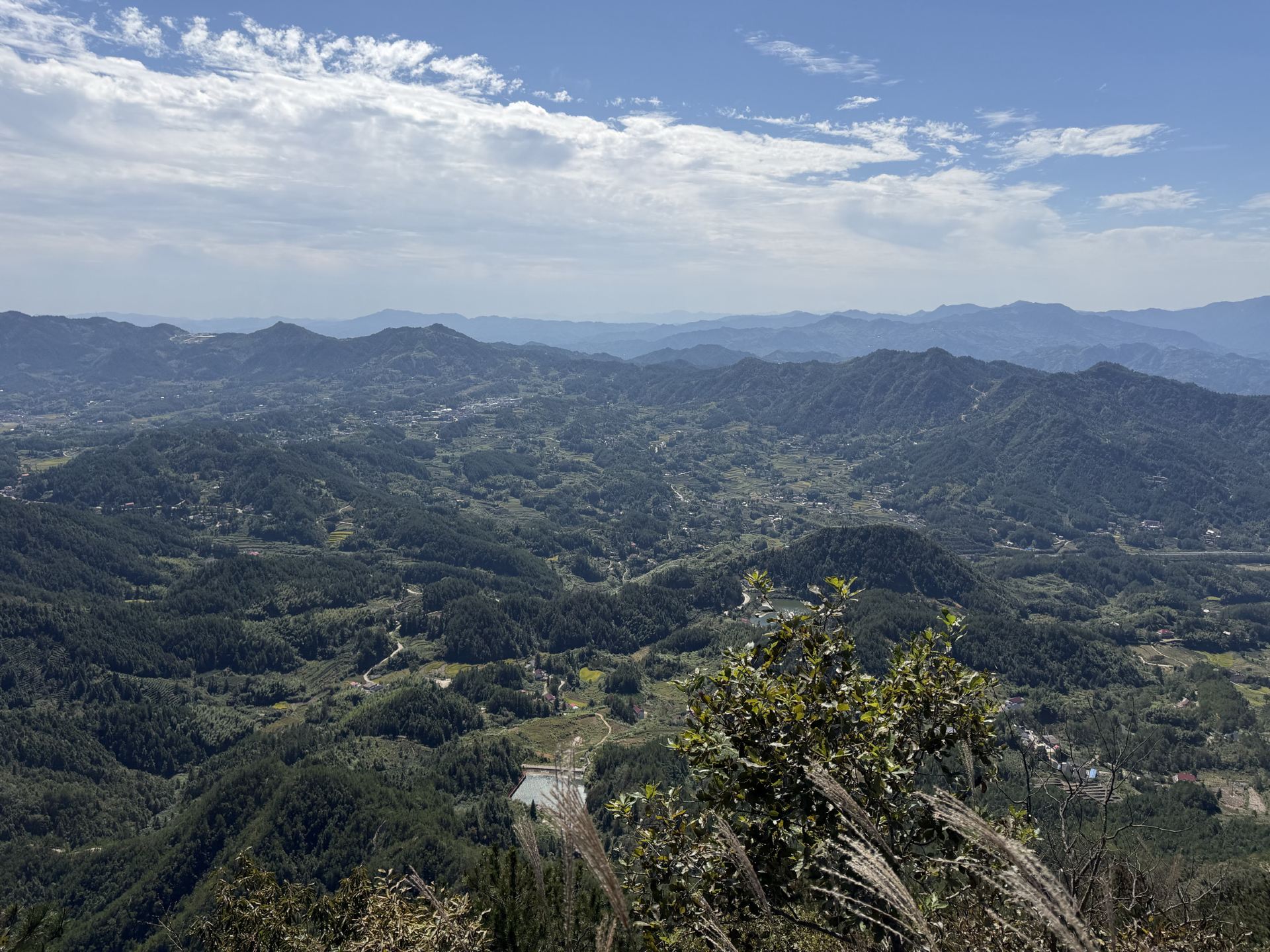 Hiking 2 Hari di Yuexi saat Libur Nasional | Healing di Gunung Mingtang + Feiqi Zhai.