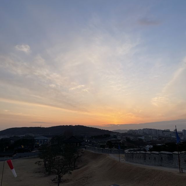 수원 화성 성곽을 따라 걸으며🥳