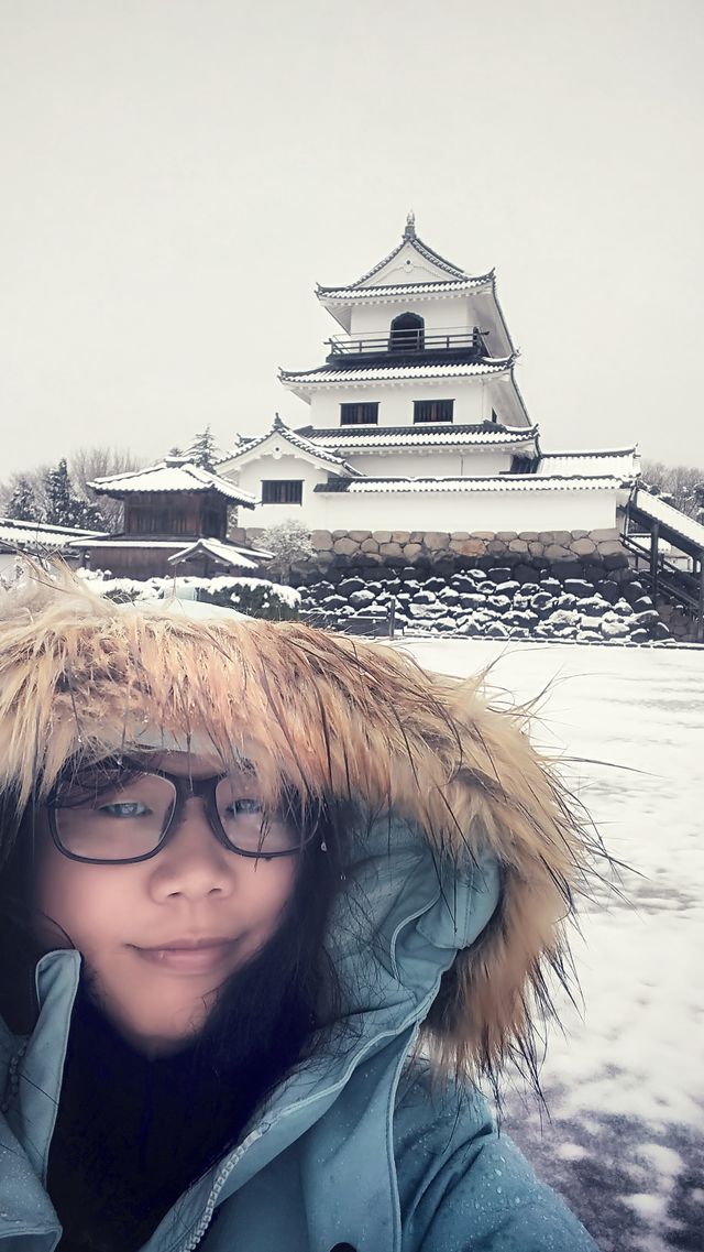 冬季遊日本東北，雪中的白石城。