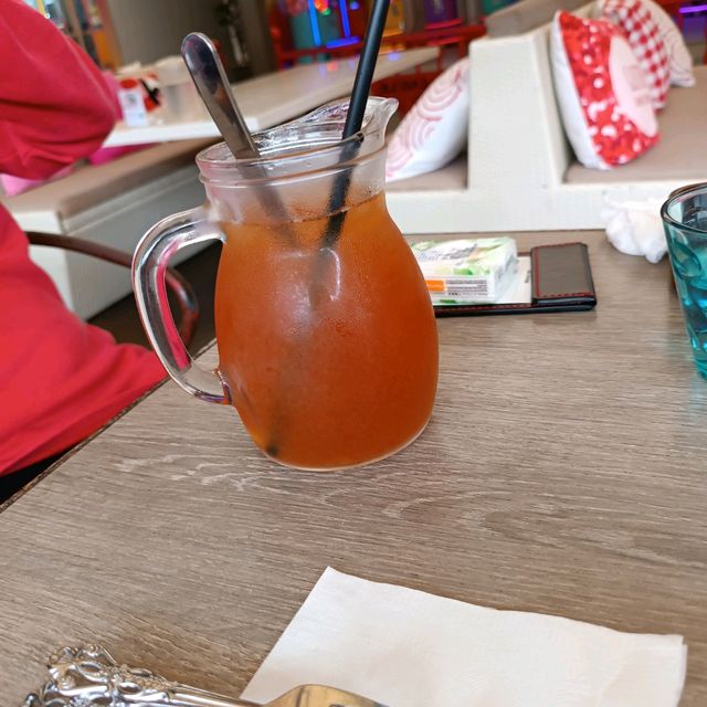 碧潭水灣湖邊享受午餐或晚飯