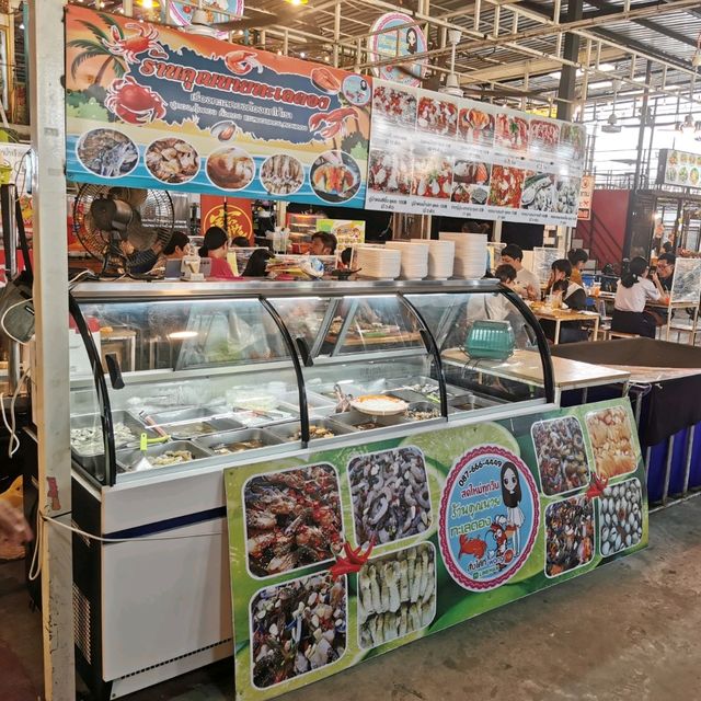 ตลาดนัดชื่อดังย่านนทบุรี​  