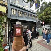 官也街排隊店！樽仔鴛鴦配豬扒包！