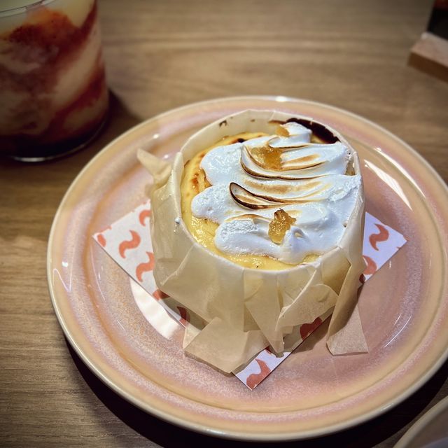 📍香港銅鑼灣｜La Viña · 2023超人氣必食法式千層酥🍓 味道非常豐富有層次！