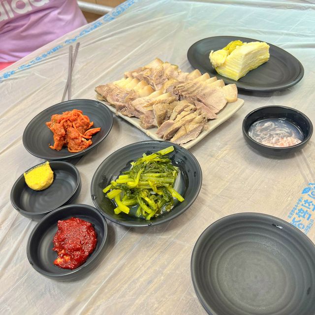 평일에도 웨이팅 필수인 고성 막국수 맛집