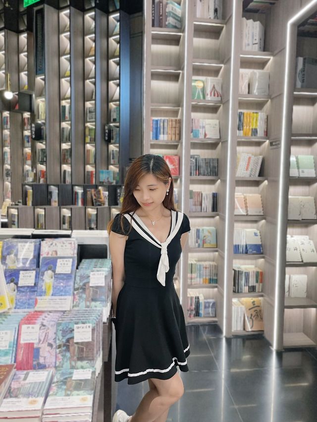 深圳最美打卡書店-鐘書閣