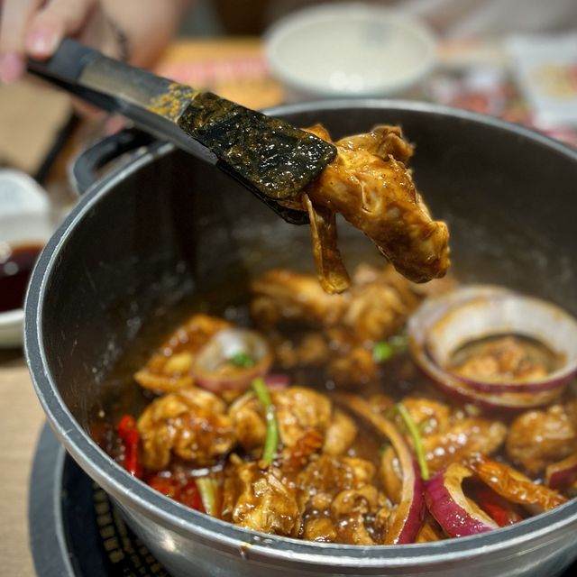 📍香港旺角｜18樓雞煲火鍋 · 性價比極高雞煲邊爐任食套餐🐔邊爐湯底越打越惹味🔥