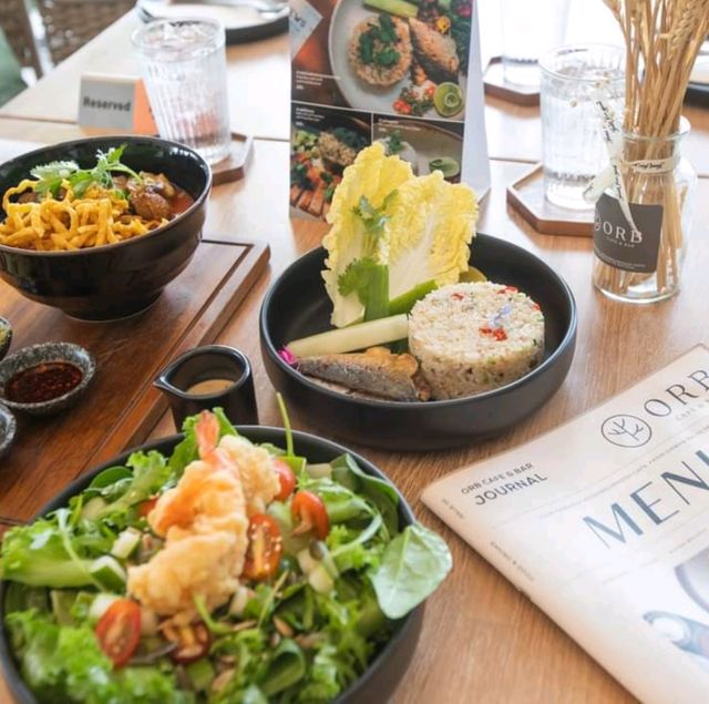 เที่ยวพัทยา ต้องเลี้ยว คาเฟ่เปิดใหม่😋 ORB Café and Meal