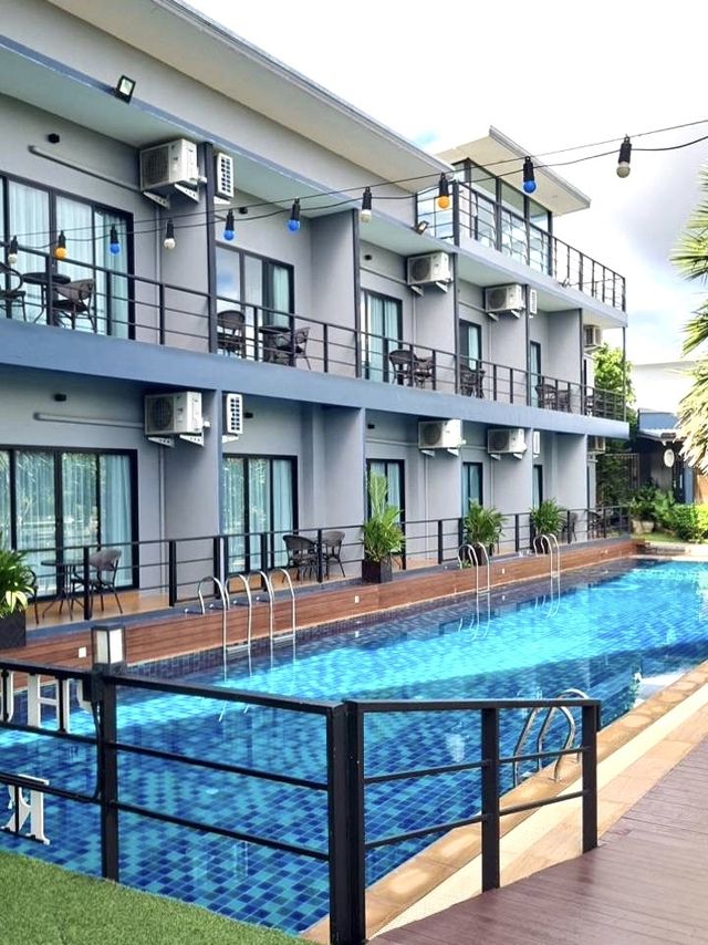 ผึ้งหลวงริเวอร์ไซด์ที่พักริมแม่น้ำหลักร้อยจันทบุรี