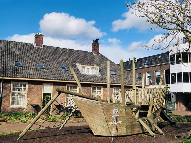 荷蘭🇳🇱萊頓公園裡的大船🚢📍Kinderspeelplaats Boot