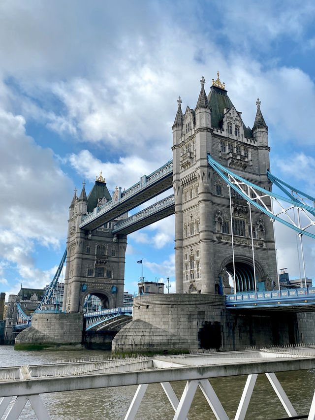 Tower Bridge - Londoners fave landmark 🇬🇧