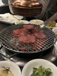 특별한 날을 기념하고 싶다면 경복궁 우직상회에서 소고기 오마카세 즐기기🤍