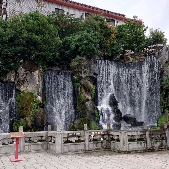 台北市内にある龍山寺 台北市内にある龍山寺